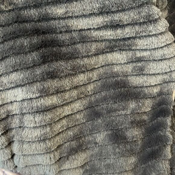 Anthropologie Faux Fir Gorgeous Blue Jacket - Picture 11 of 12